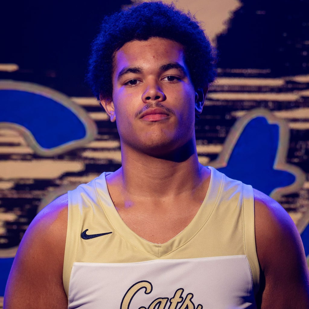 Devon Hunter mugshot