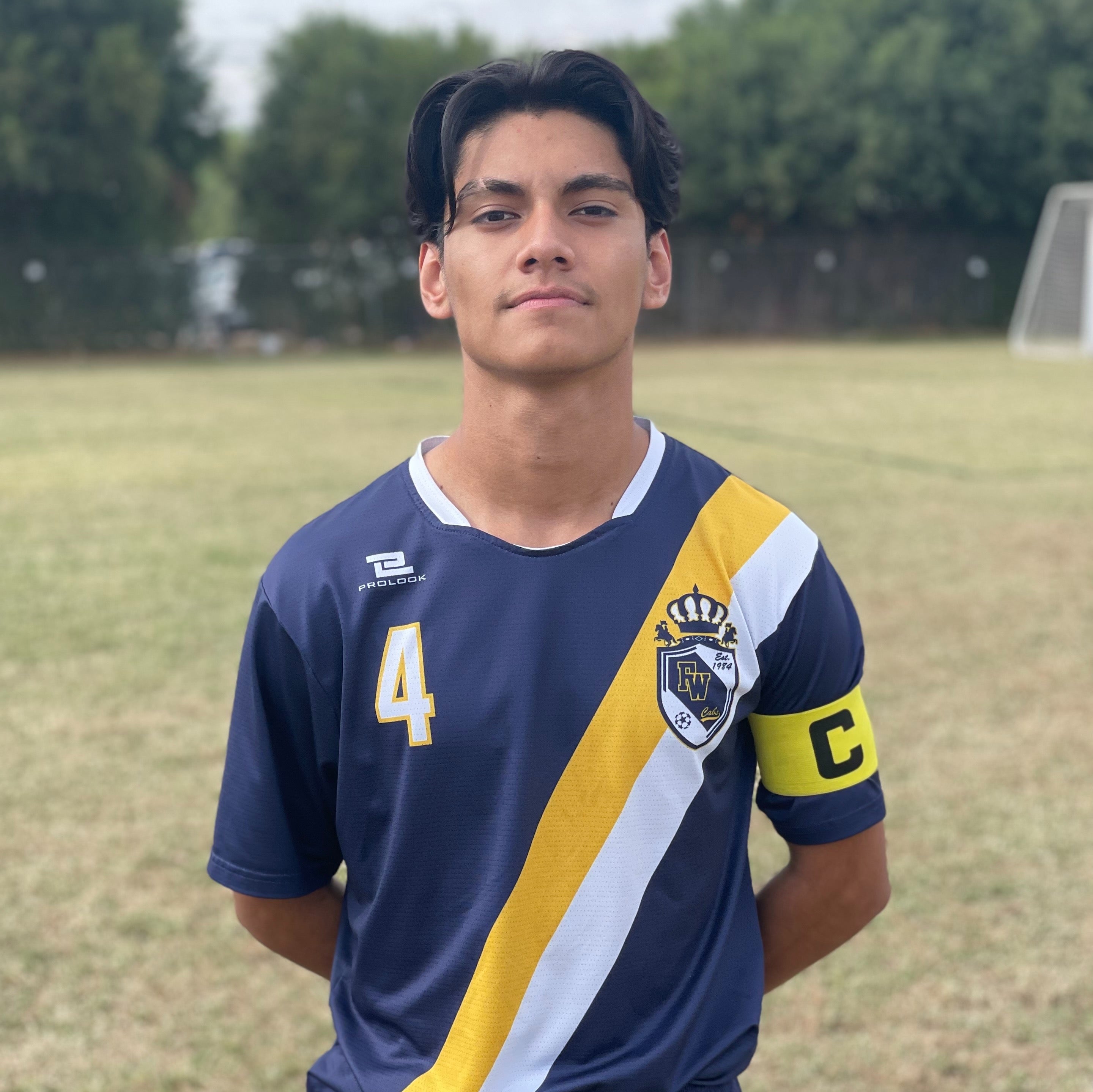 Edgar  Gomez 