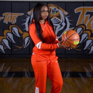 Shakara Robertson