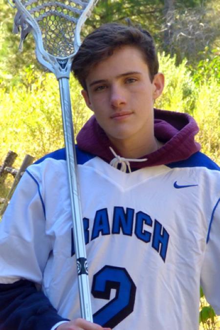 Logan Naves