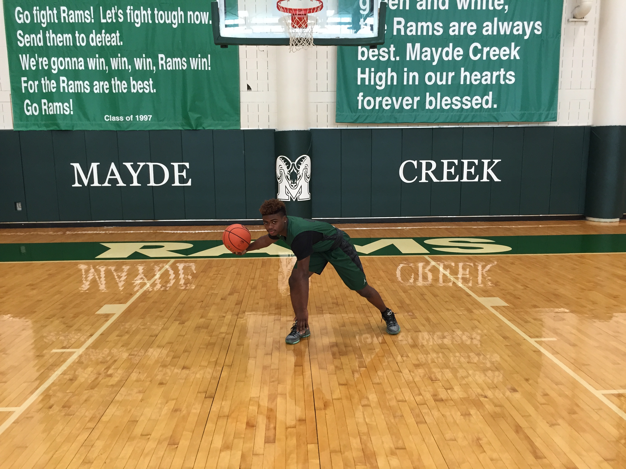 Dezmond Barnes