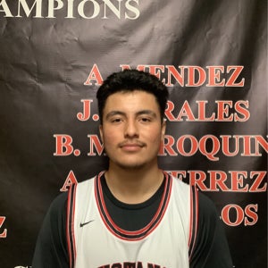 Robert  Gomez