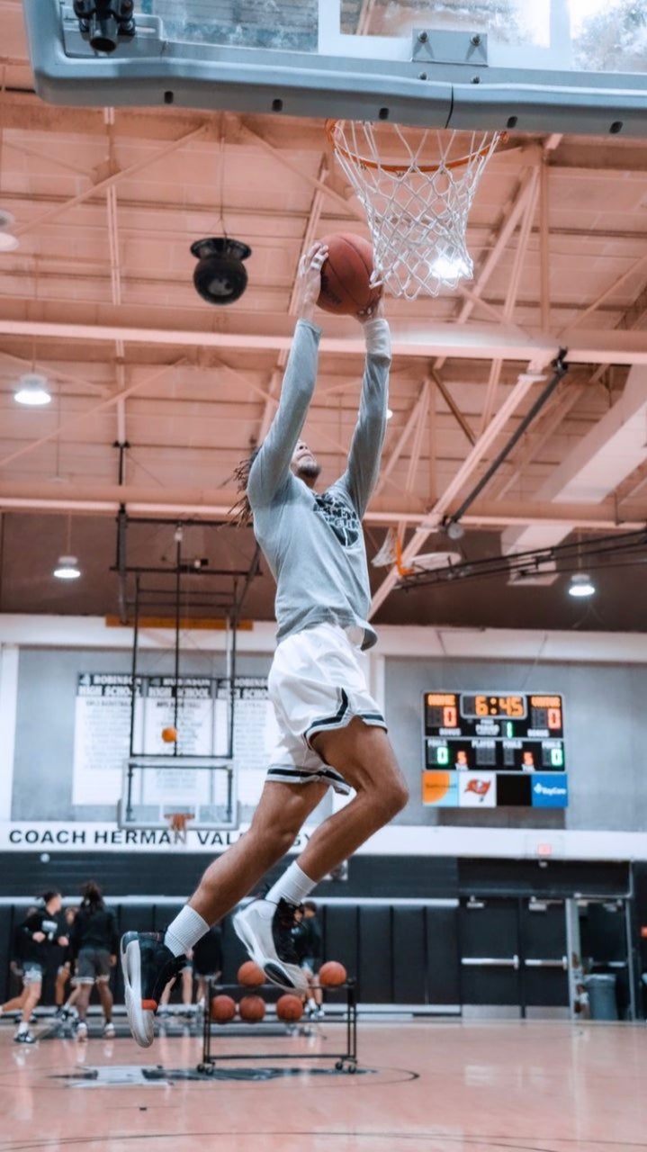 Donevon Kelly