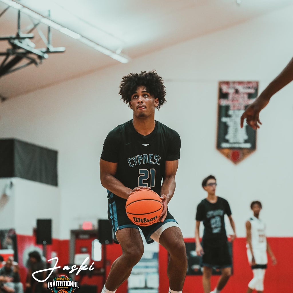 Jaylen Bates