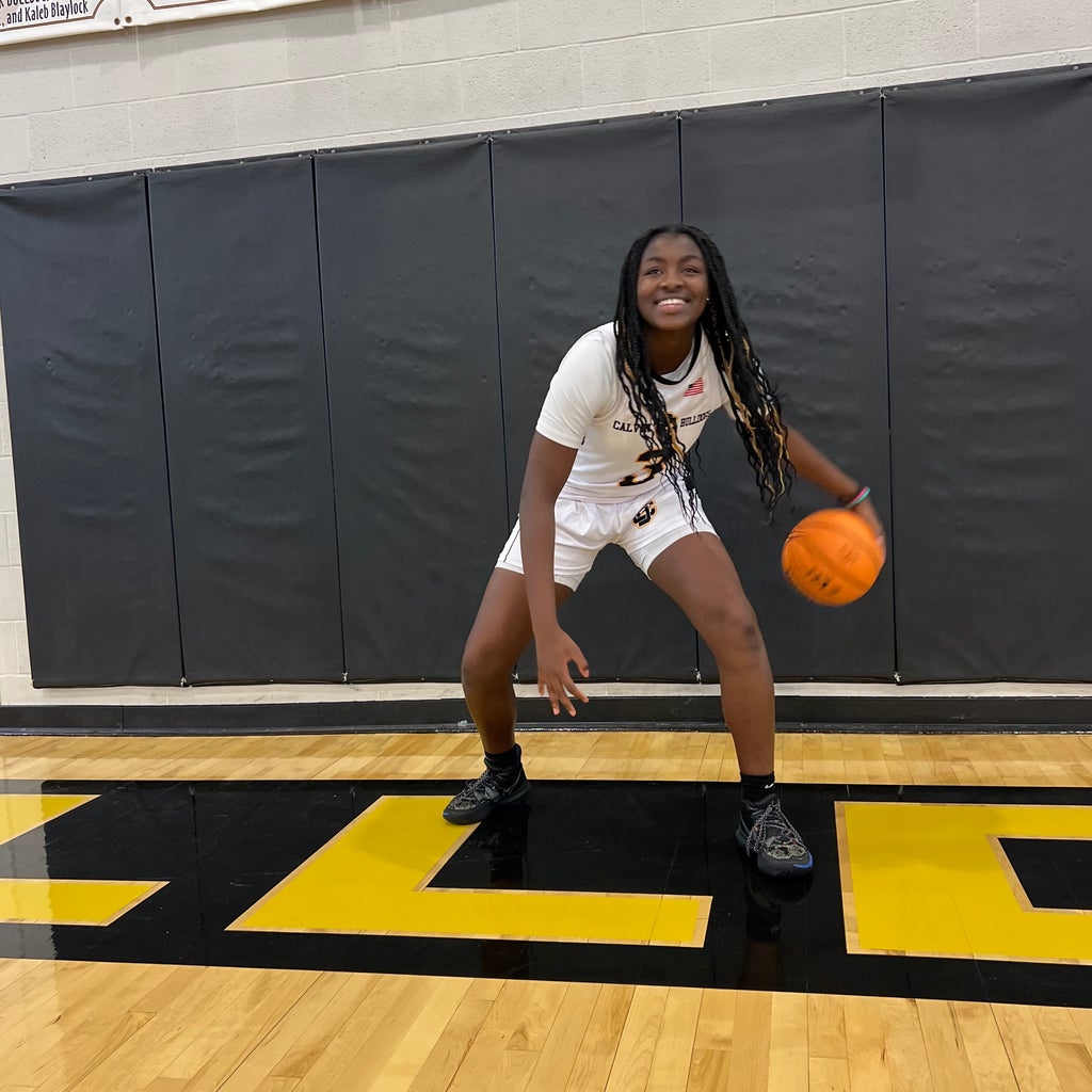 E’Niyah  Holmes
