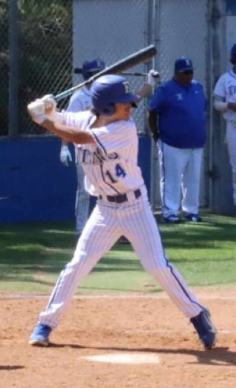 Daniel  Mora