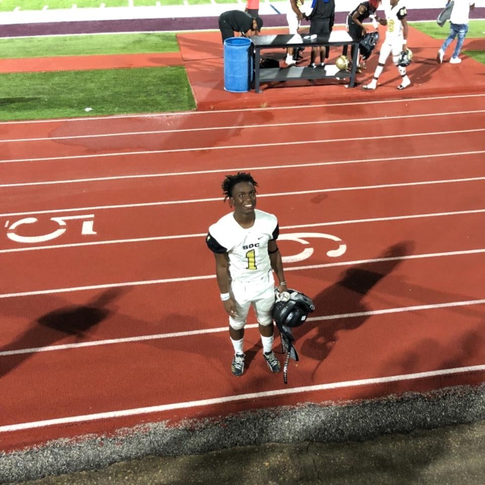 Mikeviun Titus