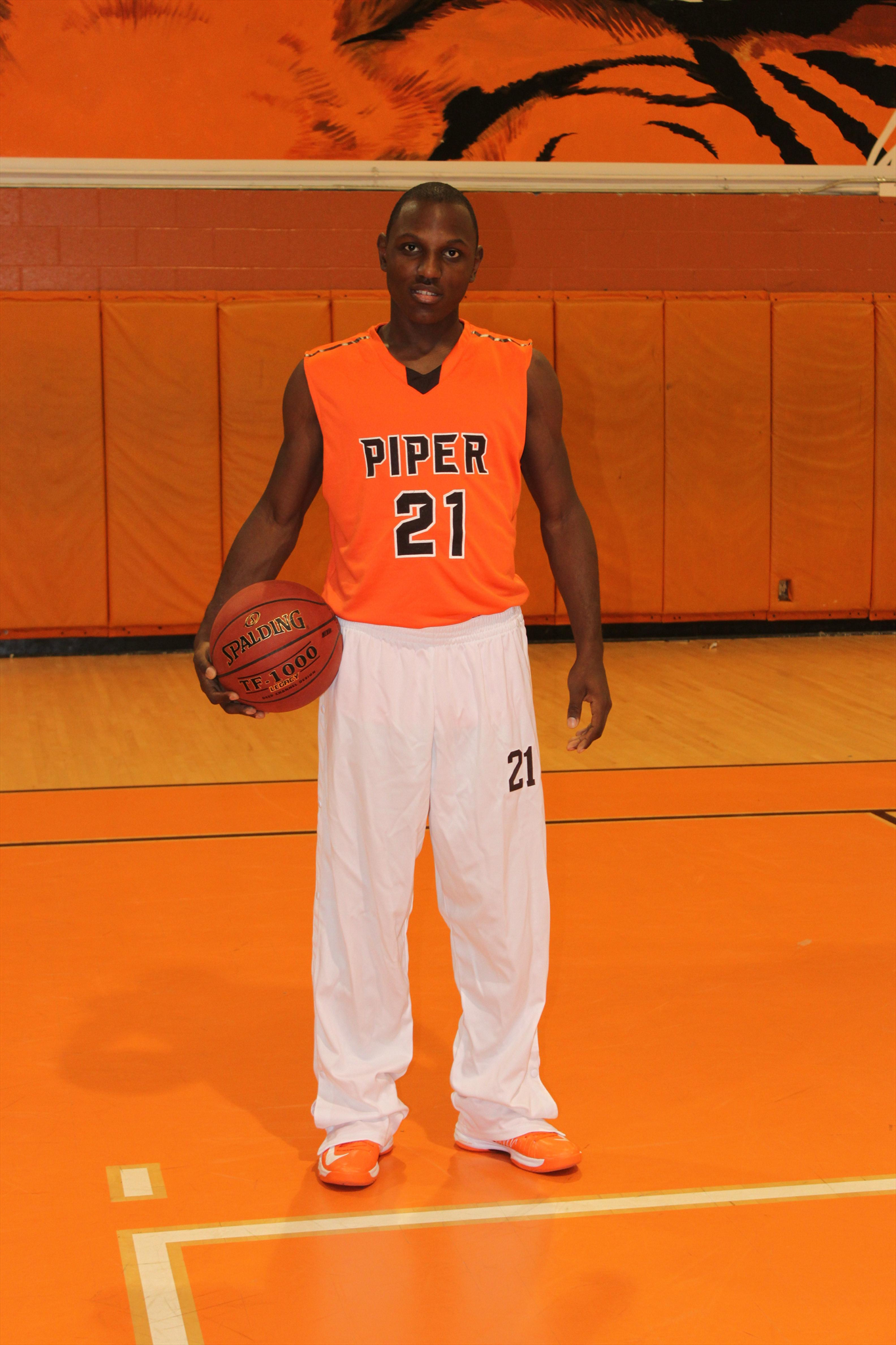 Davaune  Burton