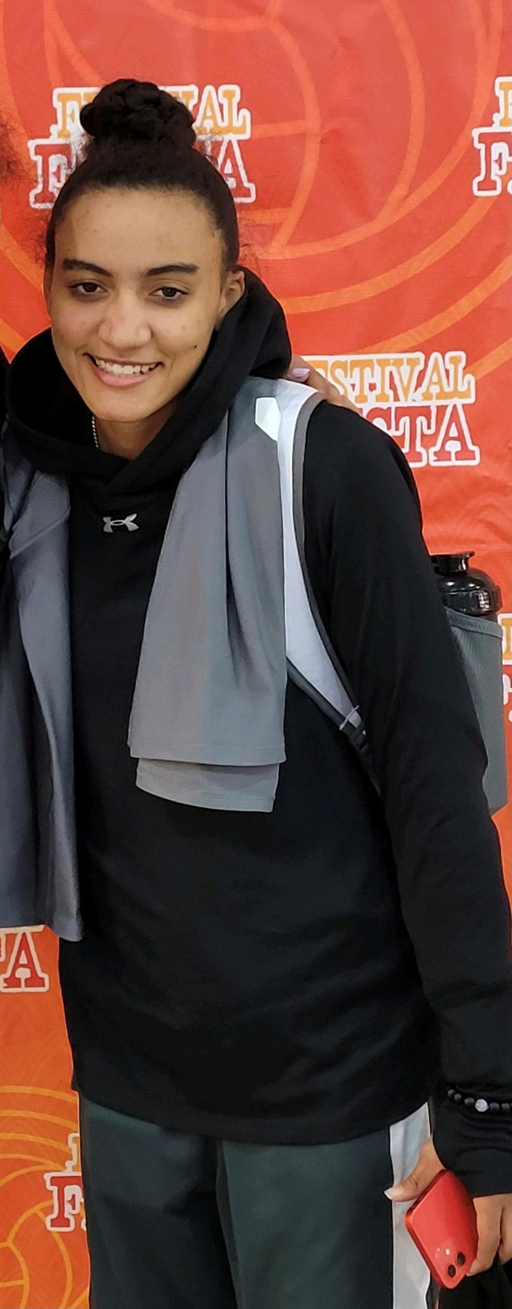Chloe Thomas