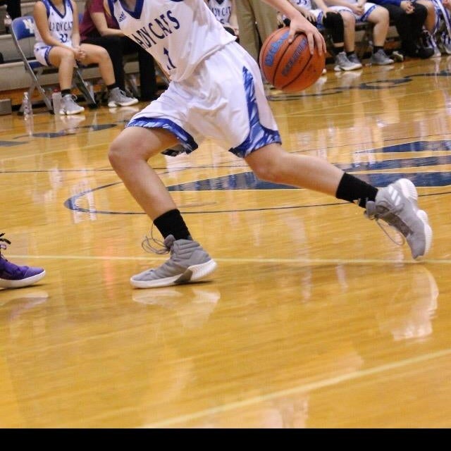 Ali Saunders
