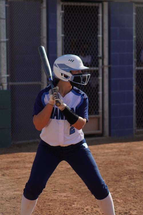 Madison Connolly Hojas