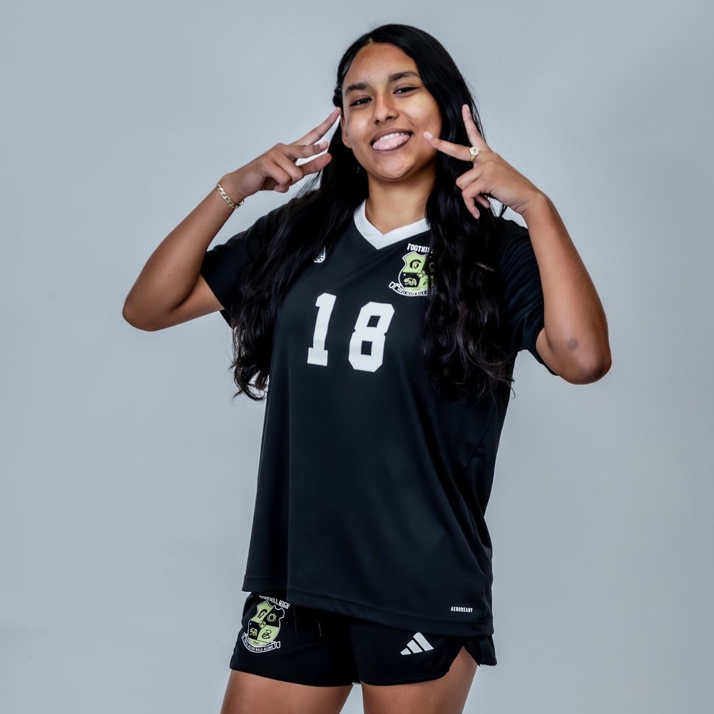Yahaira Flores