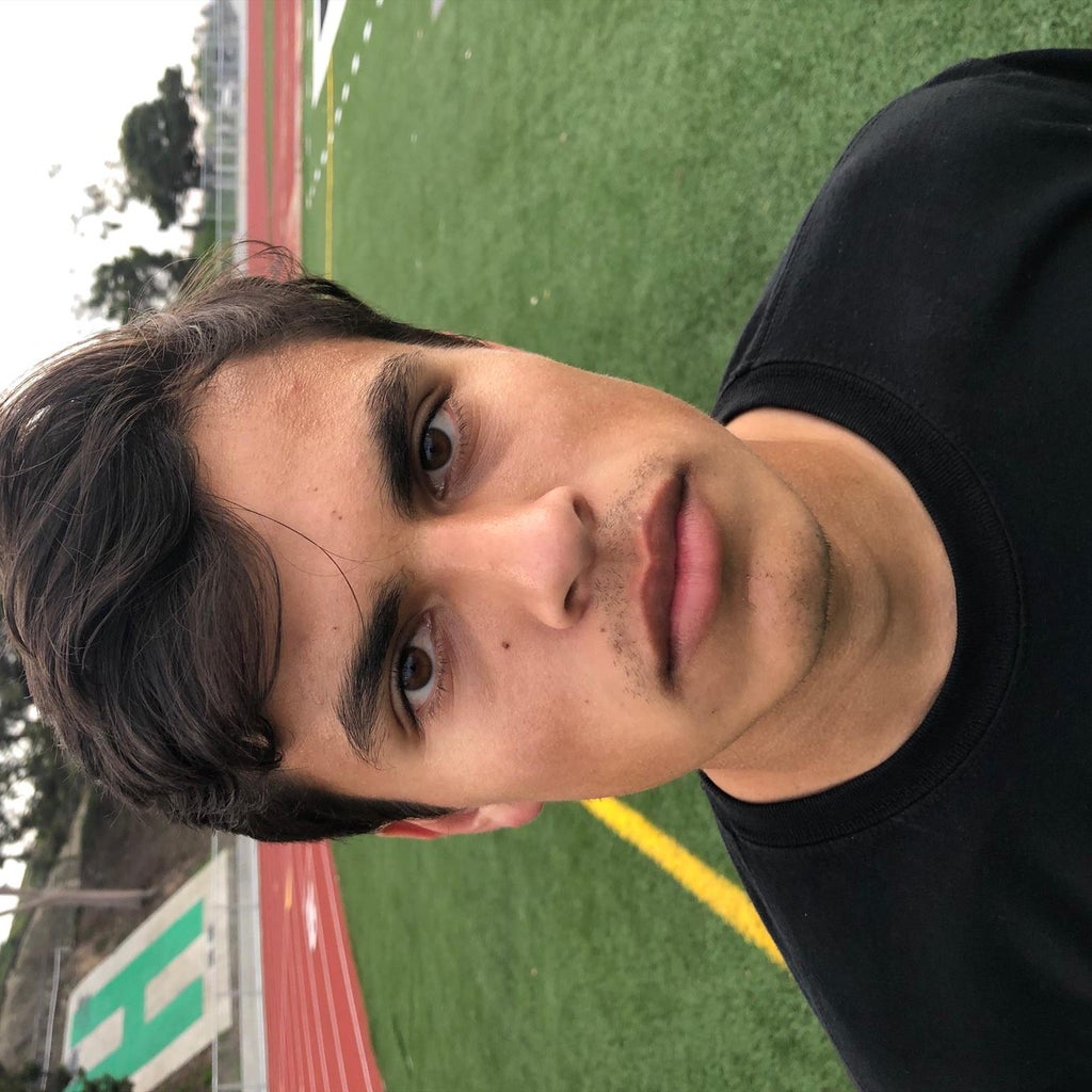ALEKZANDER GONZALEZ