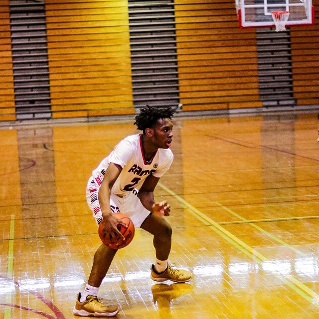 Yassir  Joyner