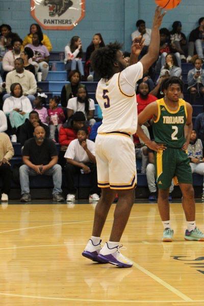 Taeveon Howell