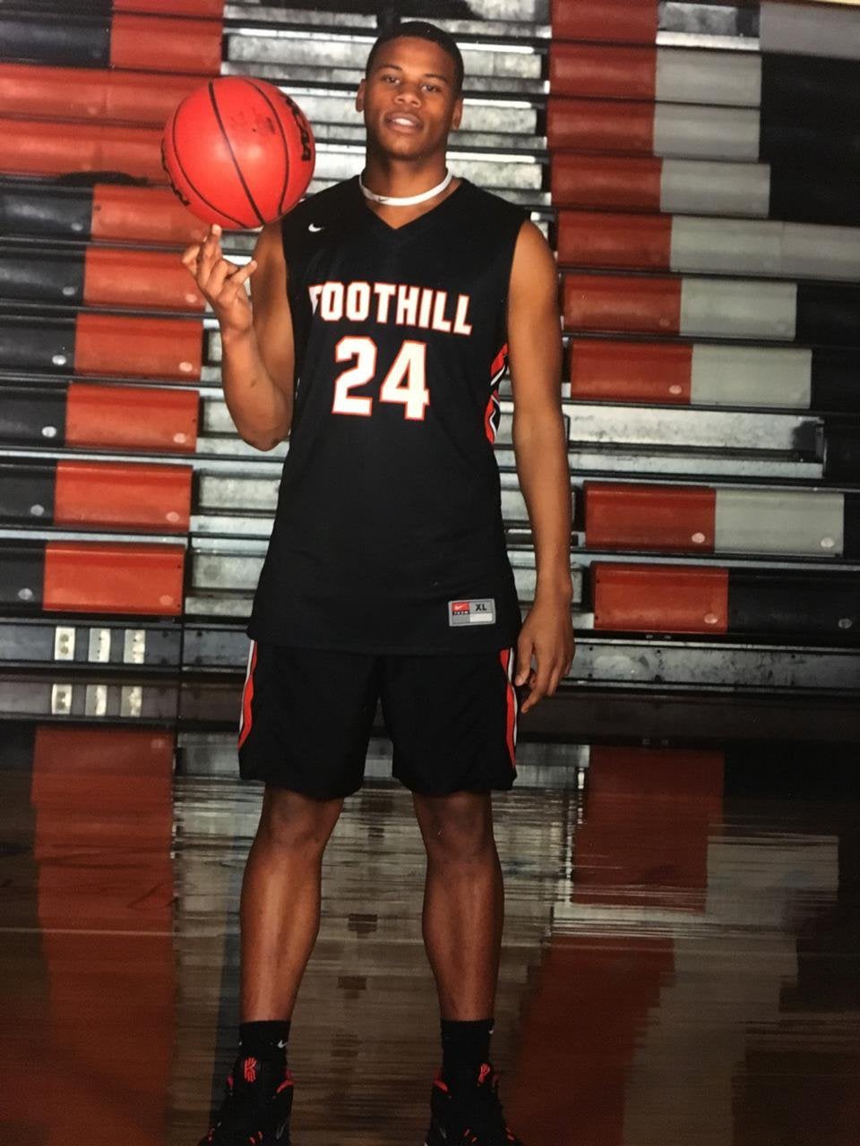 Elijah Holiday