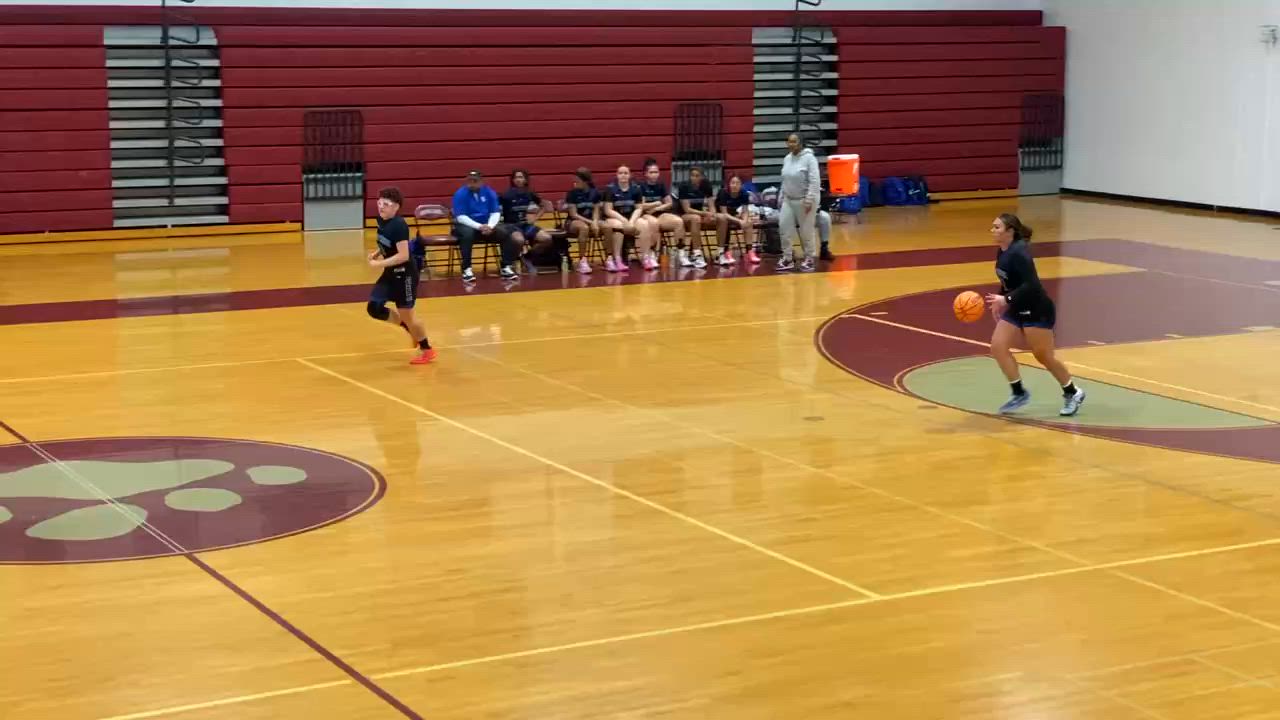 Sophomore Maliyah McDaniel, with Smooth Finish, from Sr Azure Curry