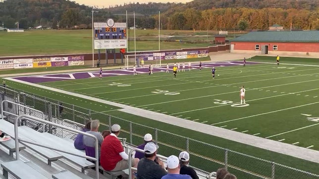 Sydney scoring goal with an assist from Austin