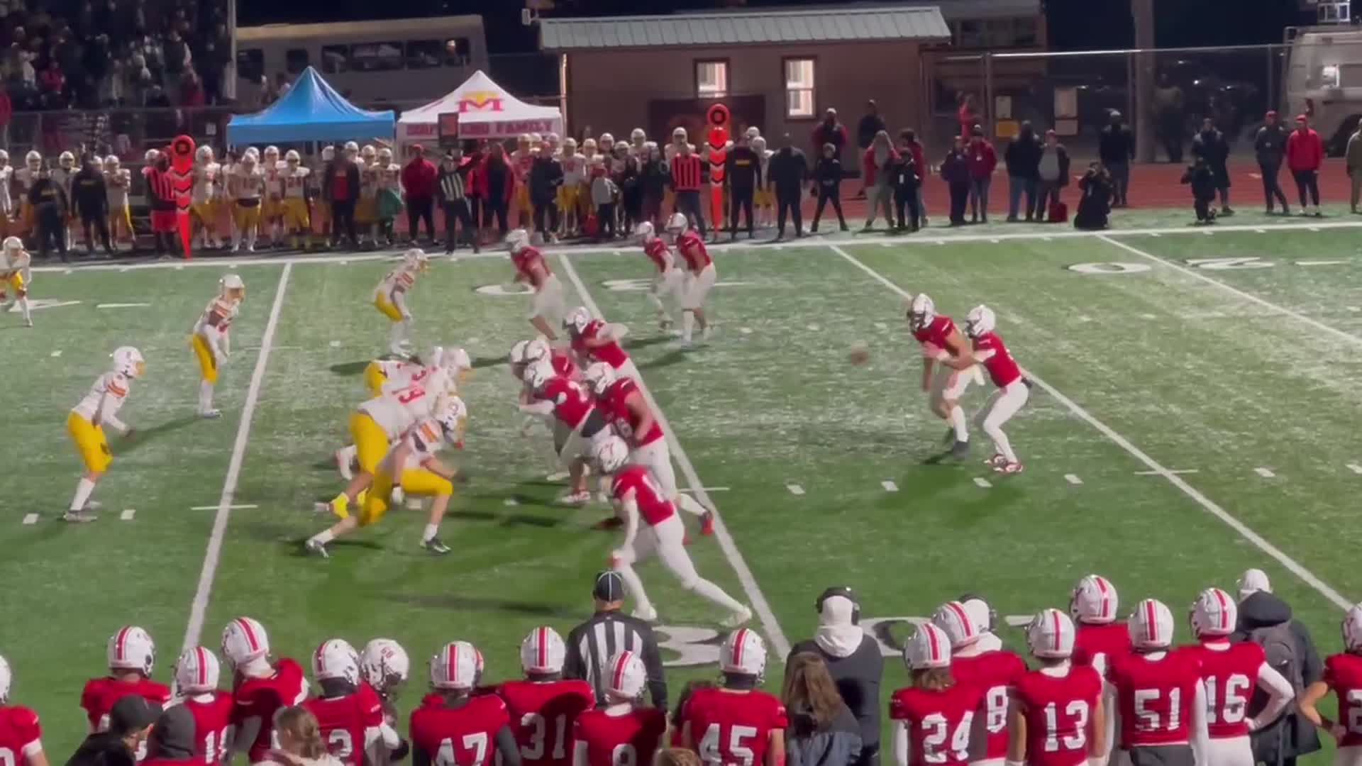 Yelm #23 Brayden Platt 8 yard rush for 1st down