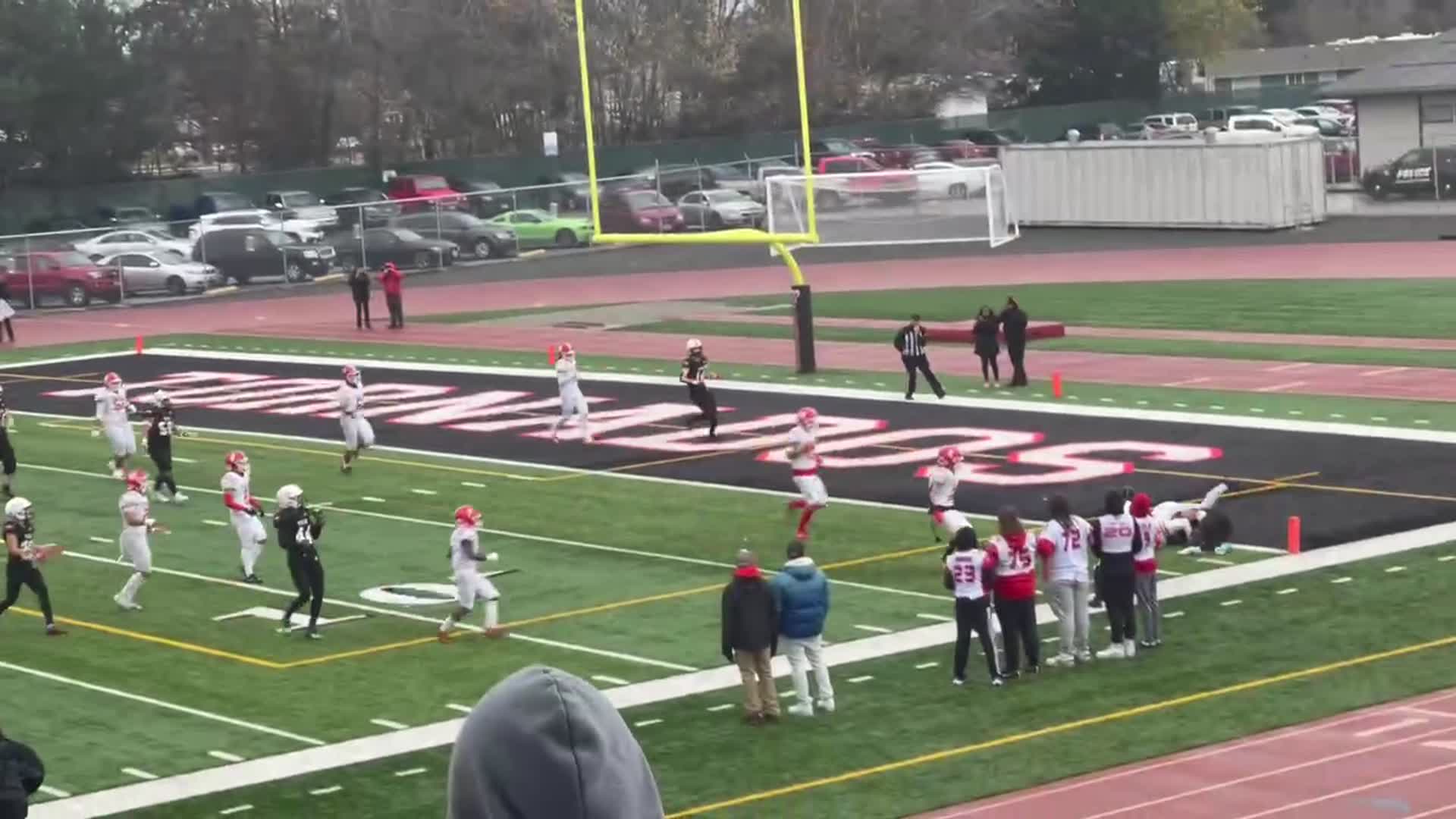 Yelm #8 Damian Aalona 9 yard TD pass to #7 Marius Aalona in 4th 23 - 13