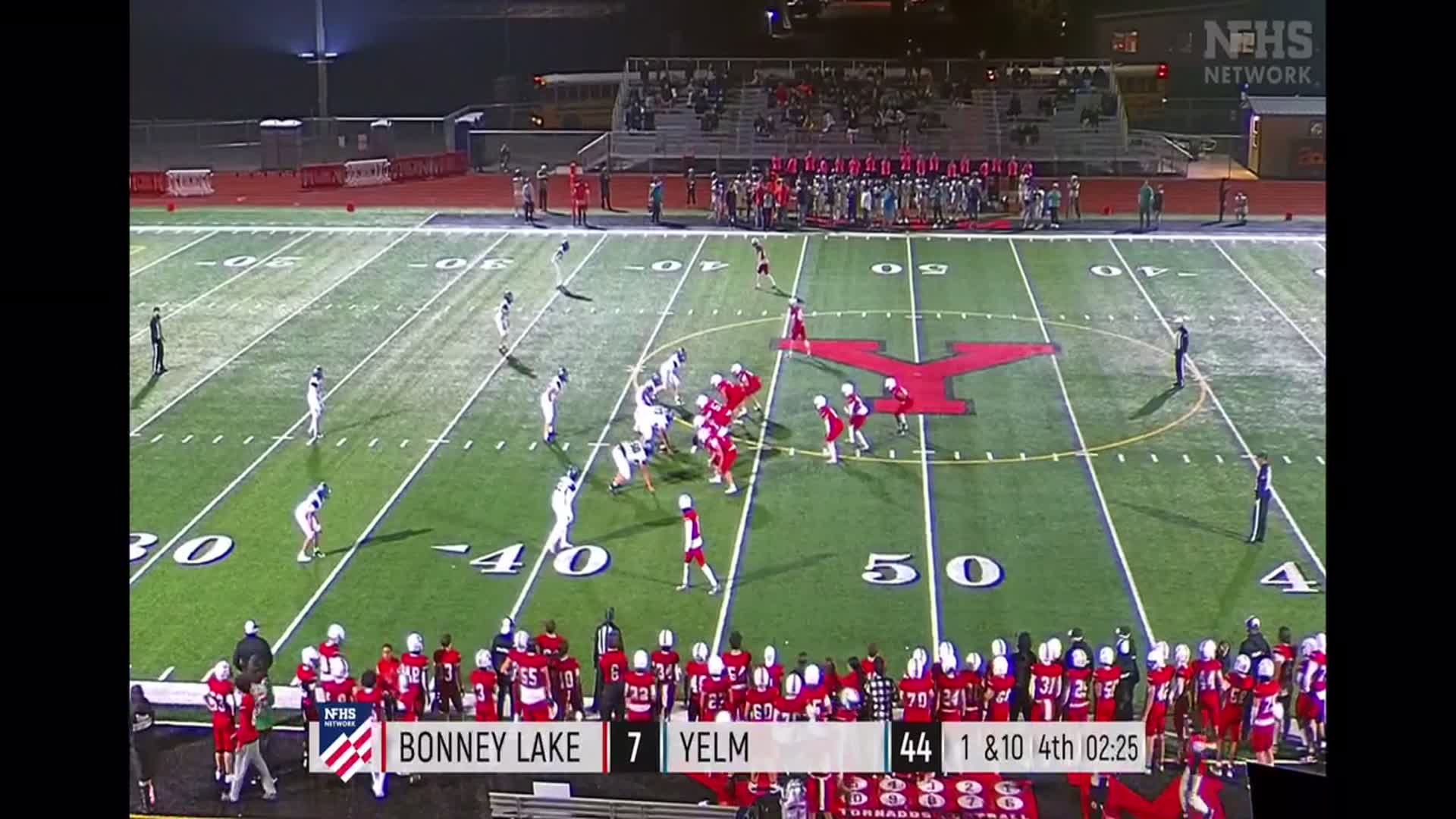 4th quarter YELM #37 Aiden Youckton to #19 Seth Garza for a 16 Yard pass play for 1st down.