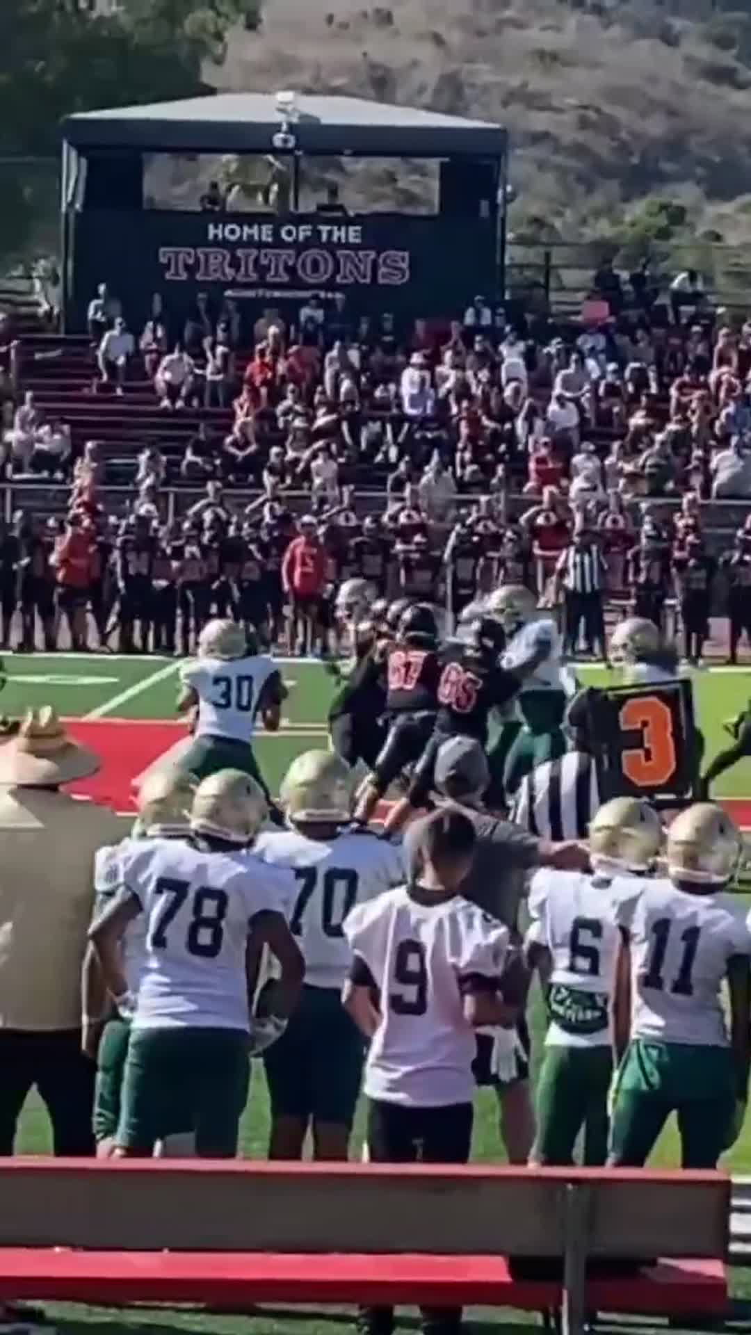 #30 Rodney Minor (D-end)