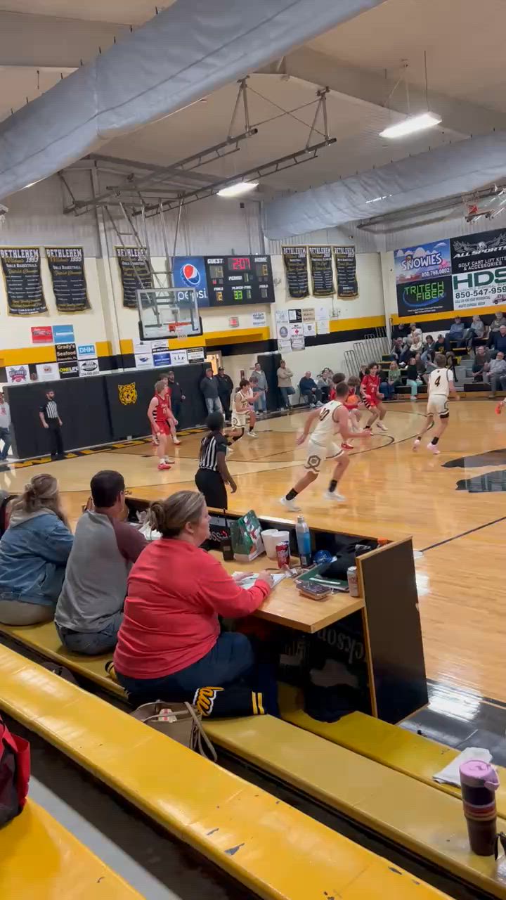 25-26 Wade Borgesen | Pump fake 2 pointer | Paxton v Bethlethem