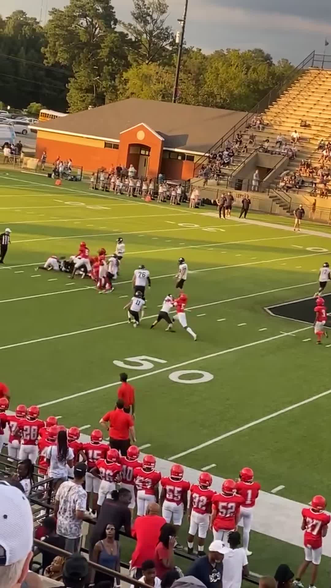 Upcoming freshman Marcus Price, 6,2 DE/Edge