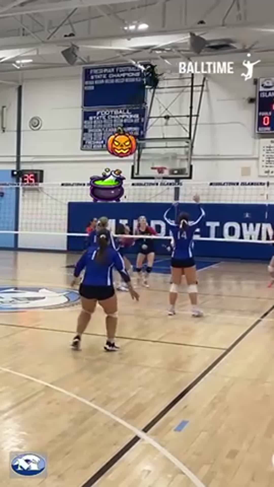 Q Final match longest rallies with Halloween theme