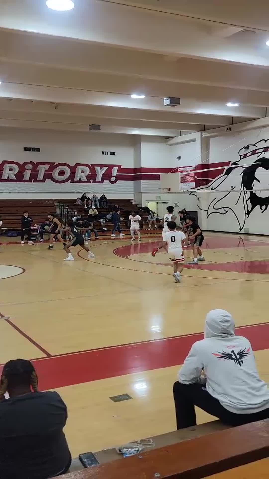 Hollywood High vs. Franklin High
Boys Varsity Basketball
12/4/23 Hollywood Home game