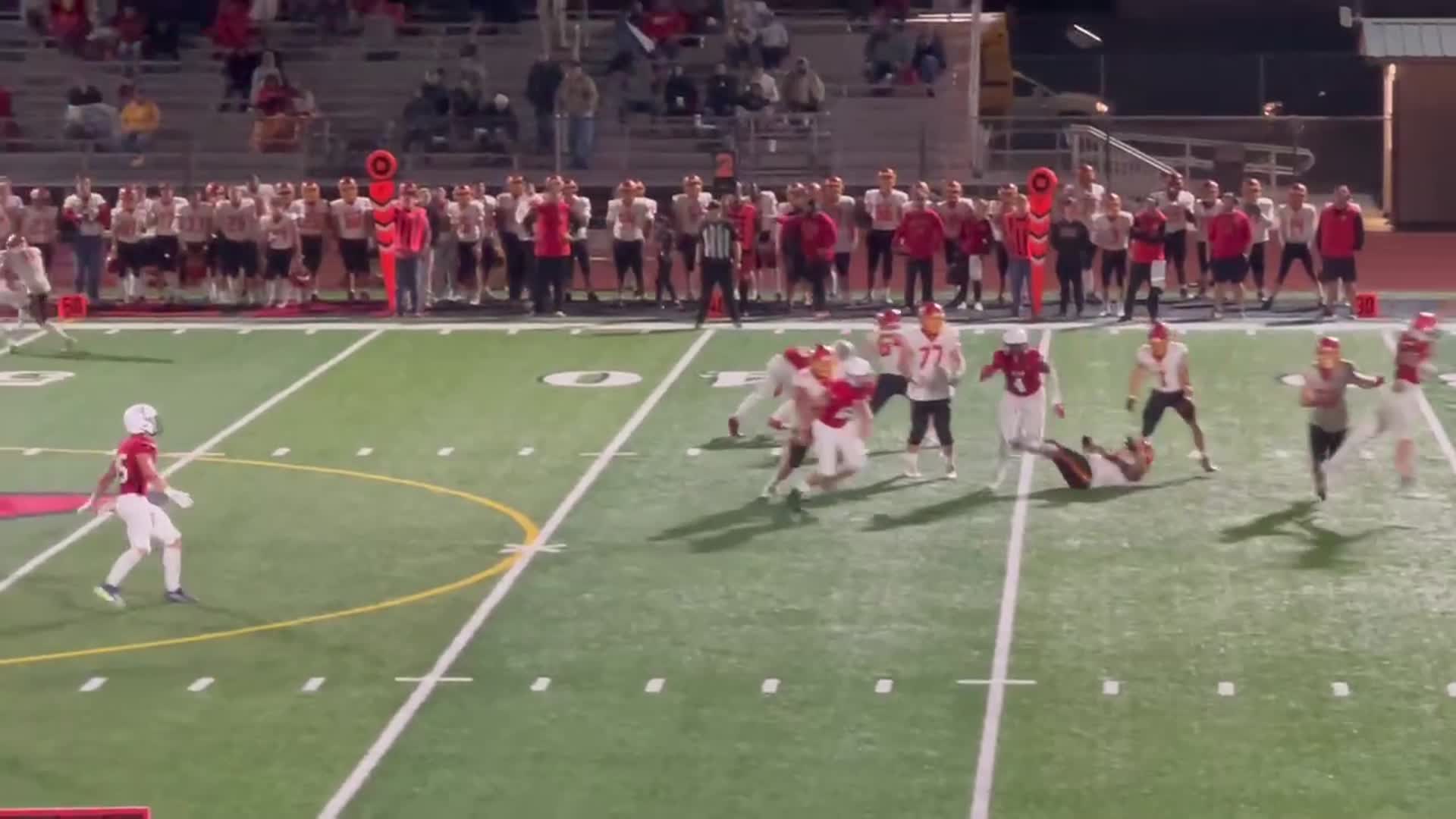 4th quarter Kamiakin #9 Trent Woodhouse to #13 Mason Severson for a 30 yard reception