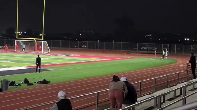 Corner kick to striker goal