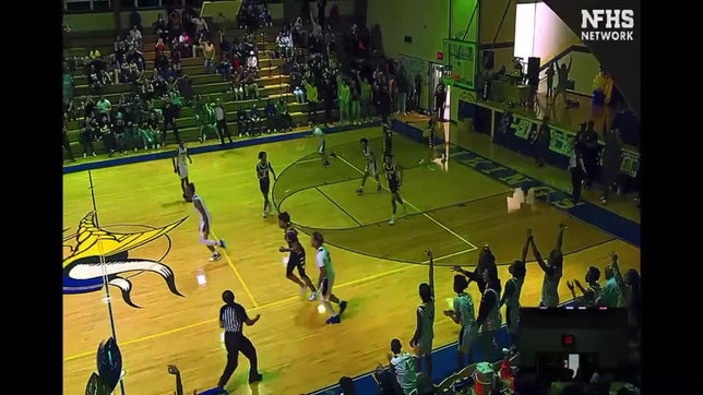 assist from Daveion richardson