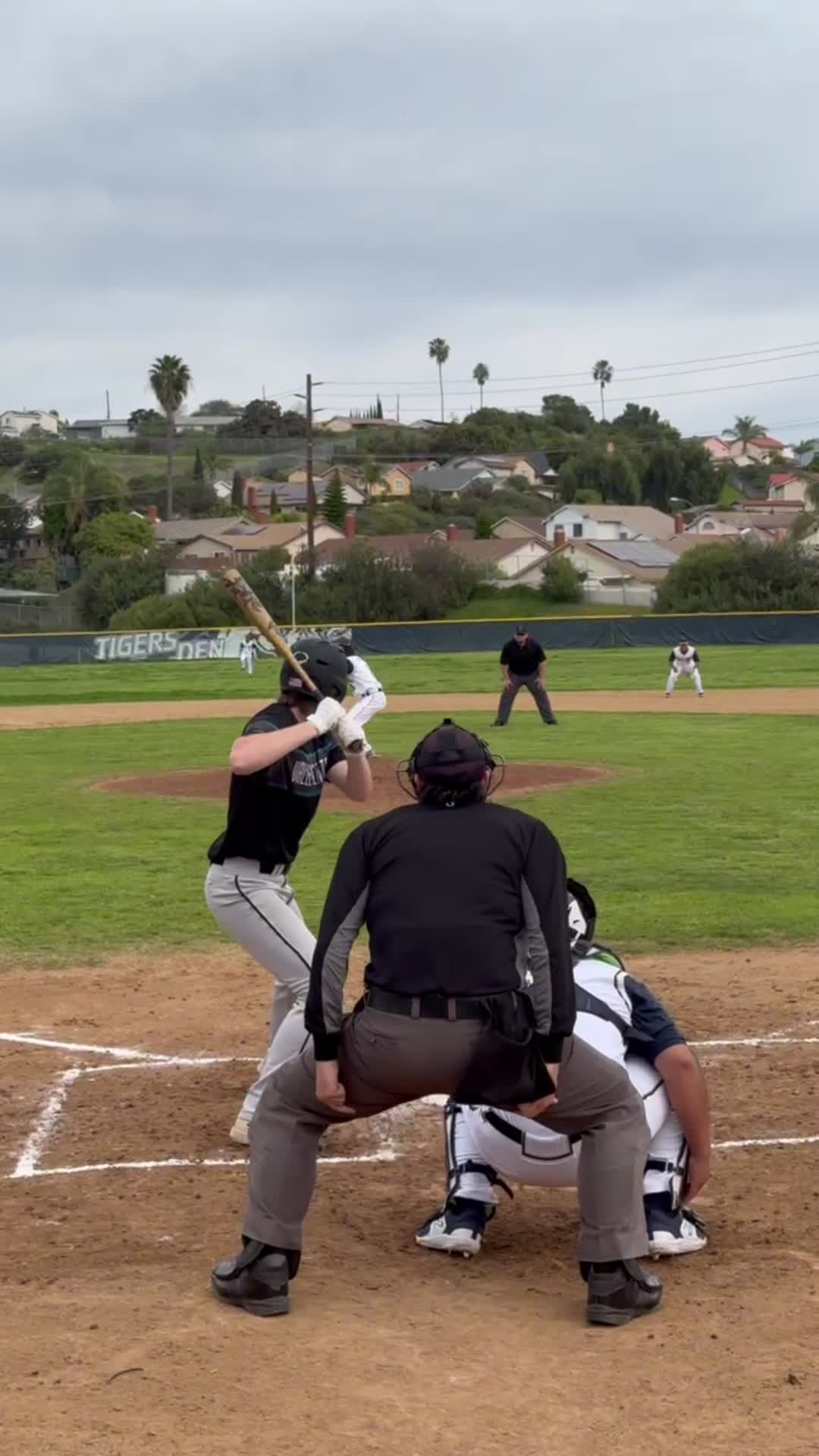 Started with a high 4-seam fastball down the middle, then went with a high and in 2-seam fastball, and ended it with a slider.