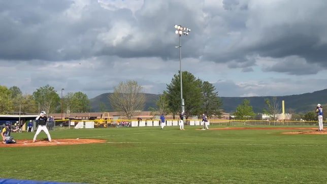 Tucker Shaver with a 1 run RBI Double against Sunbright 4/11/25