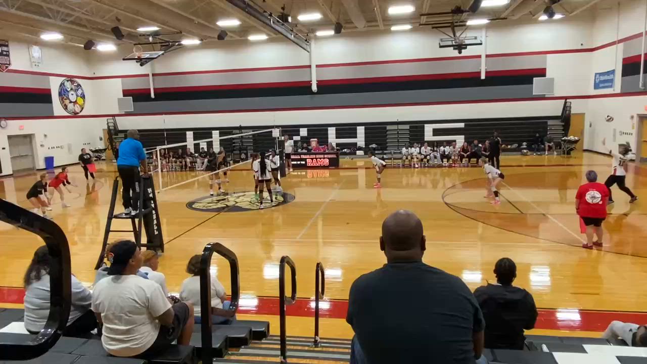 Lady Rams win the 2nd set.