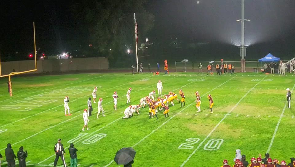 Alo Lealofi 12-yard TD run vs La Canada