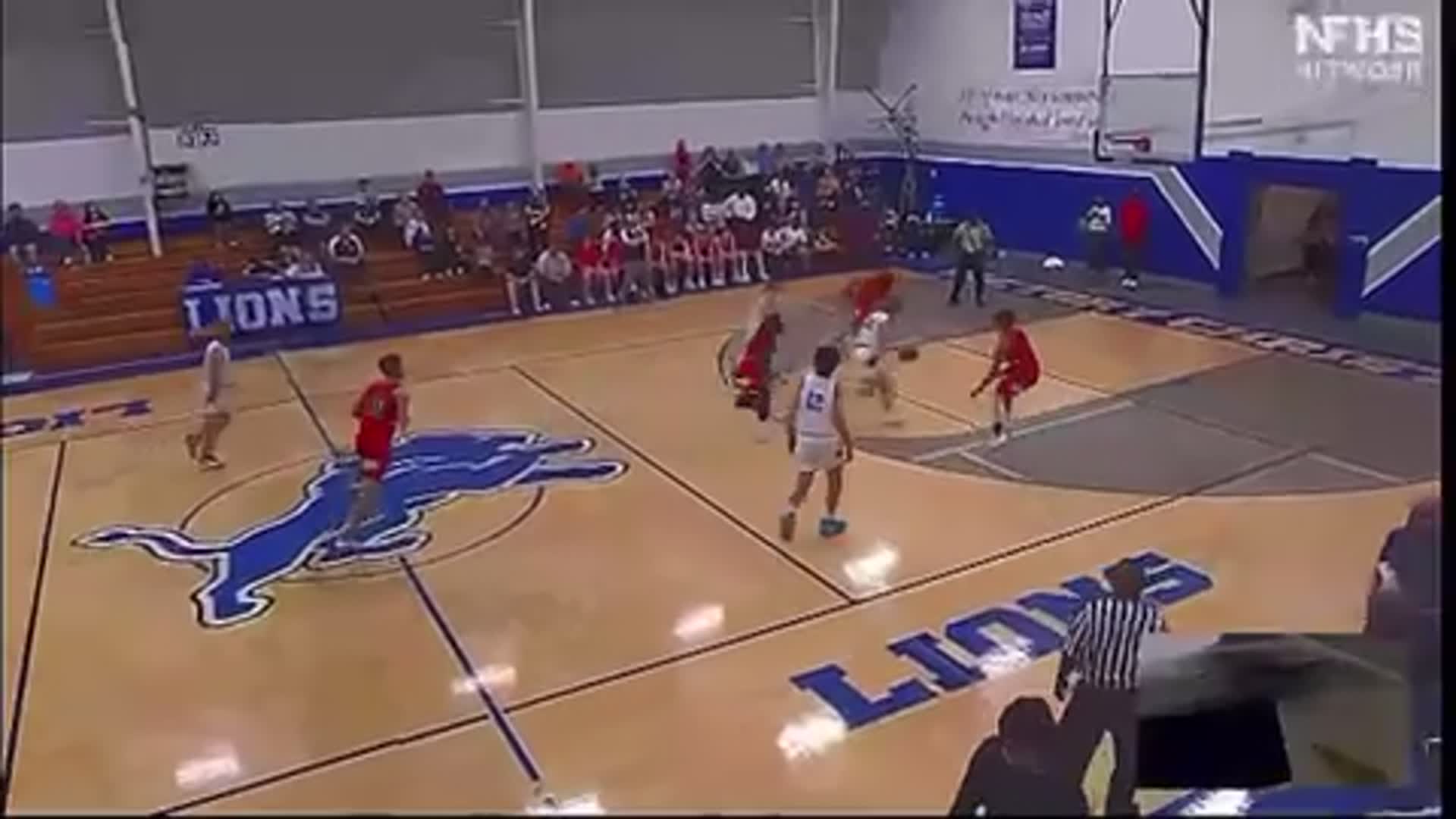 Peyton Scott dunk