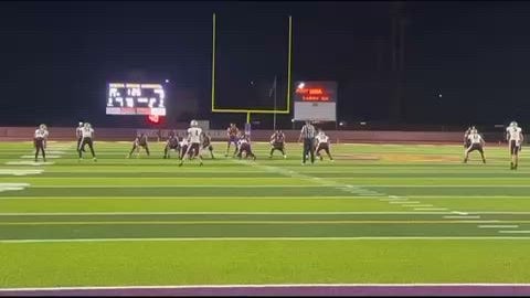 The 2027 WR catches the short pass and turns on the burners, making a few defenders miss as he picks up 50+ yards for the Jackrabbits. 17-0 still late in the 1st half