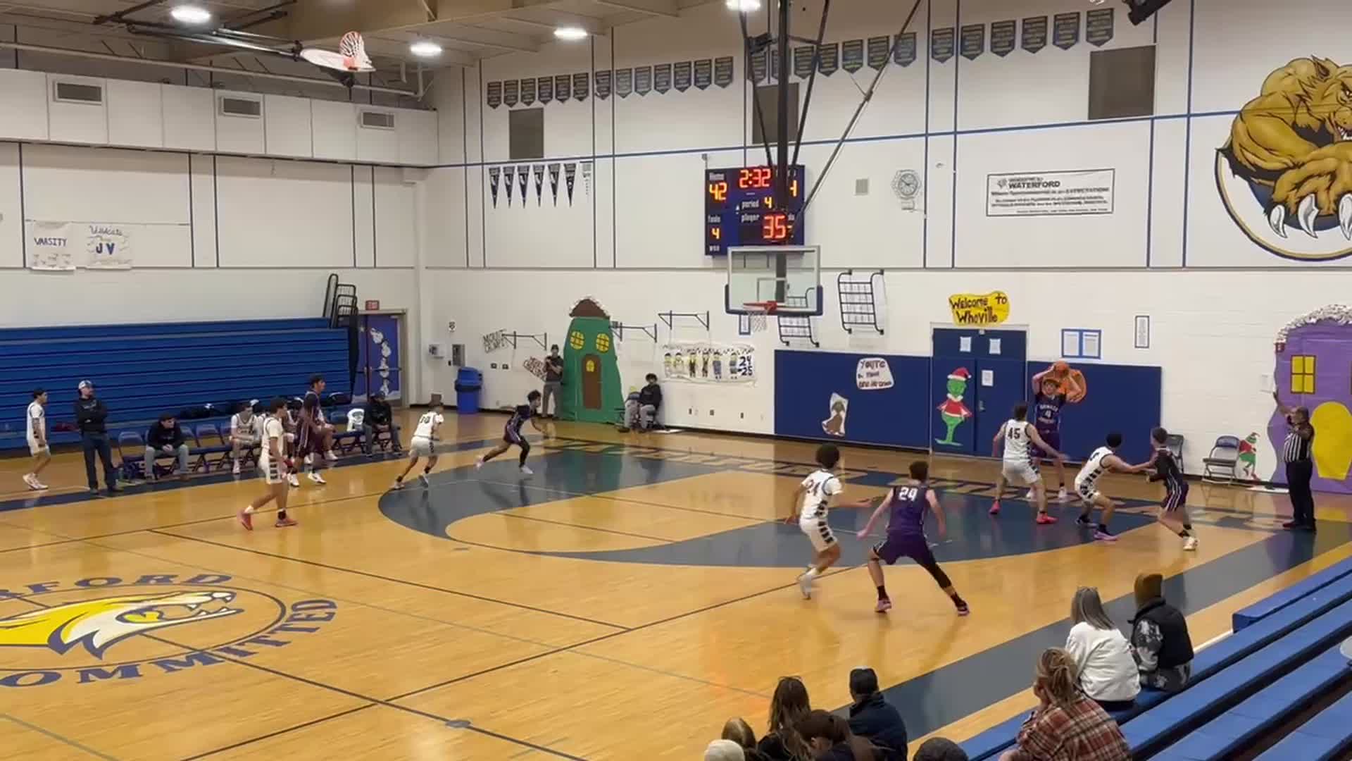 Koby Cervantes dunk