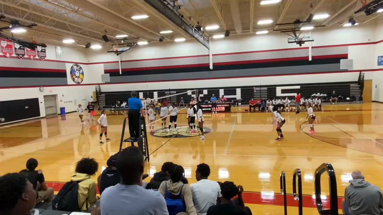 Way to fight, ladies!