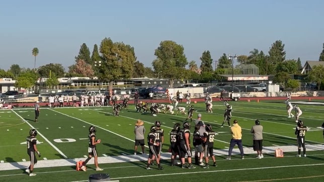 35yrd TD pass from #10 QB Julian "JuJu" Sarzo to #2 Donovan Booker