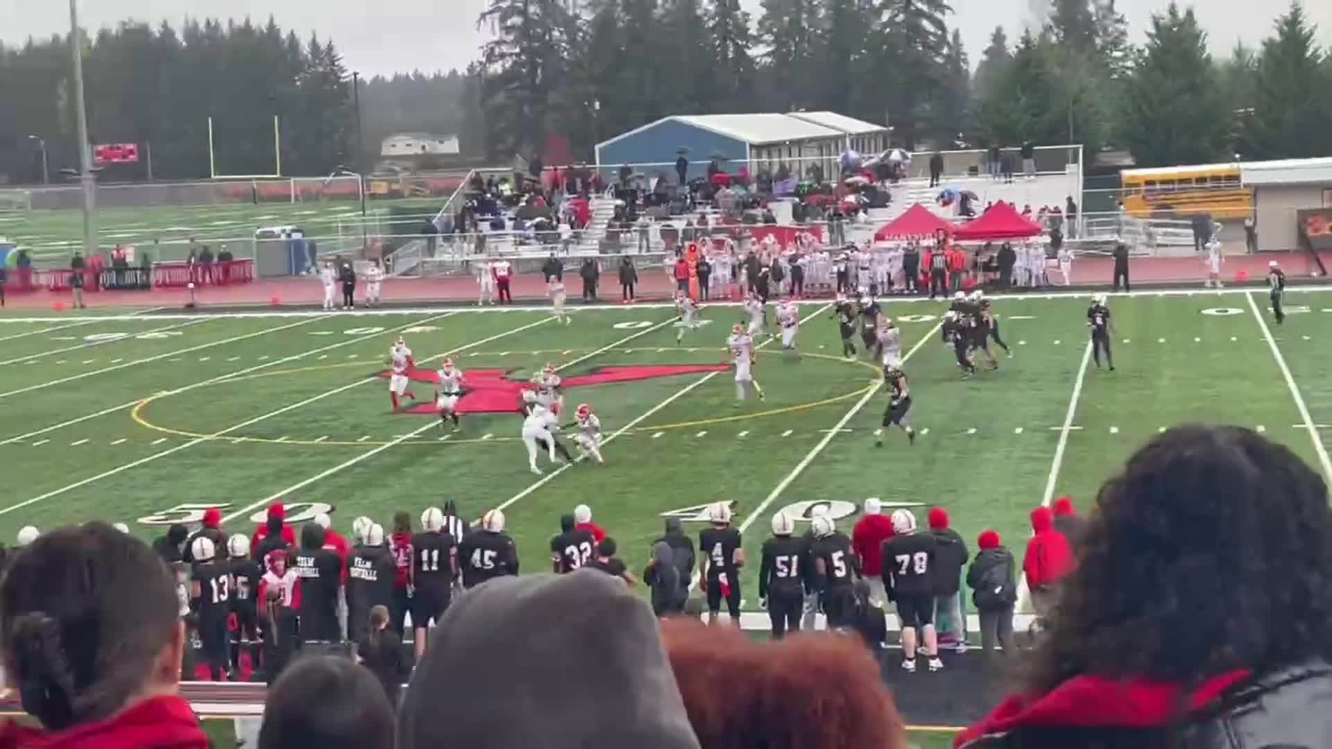 Yelm #8 Damian Aalona 11 yards 1st down pass to #14 Jameson Patin