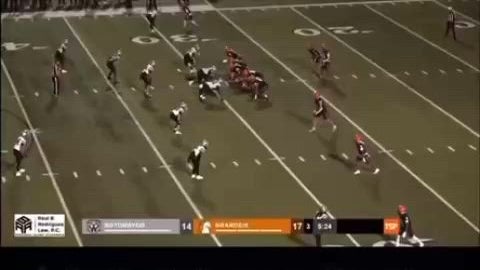 Drake (left side) coming from the backfield to chase down the QB for the tackle