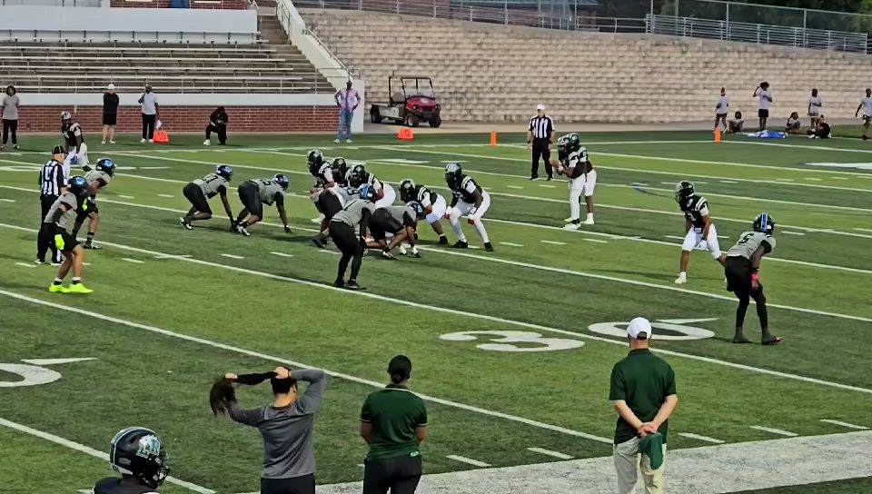 Jaiden 'JC' Cotton moving the sticks & chains vs North Crowley