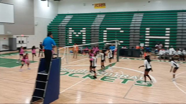 Started the 3rd set with straight fire!! 8 aces in a row to set the tone and shut it down early!! ??