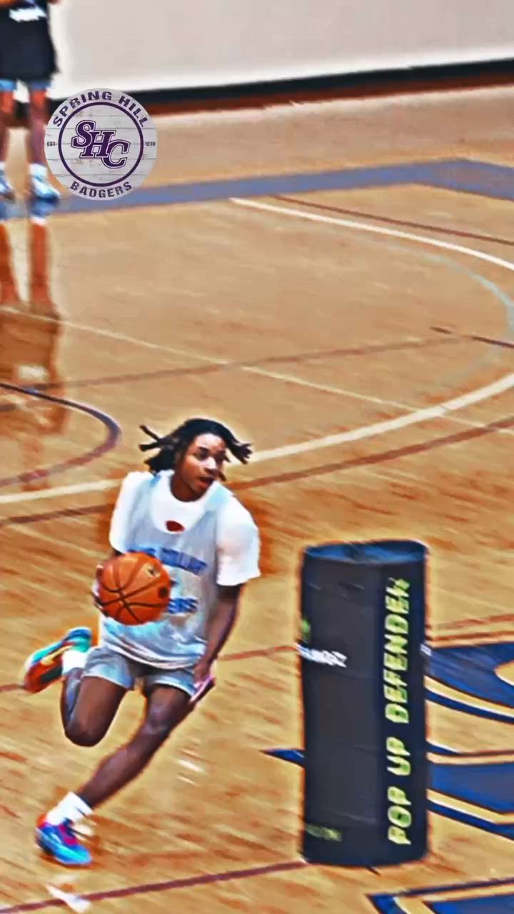 Dynamic combo guard that can play lock down defense and score at all levels - geared up for Senior Season at Oakwood Academy.