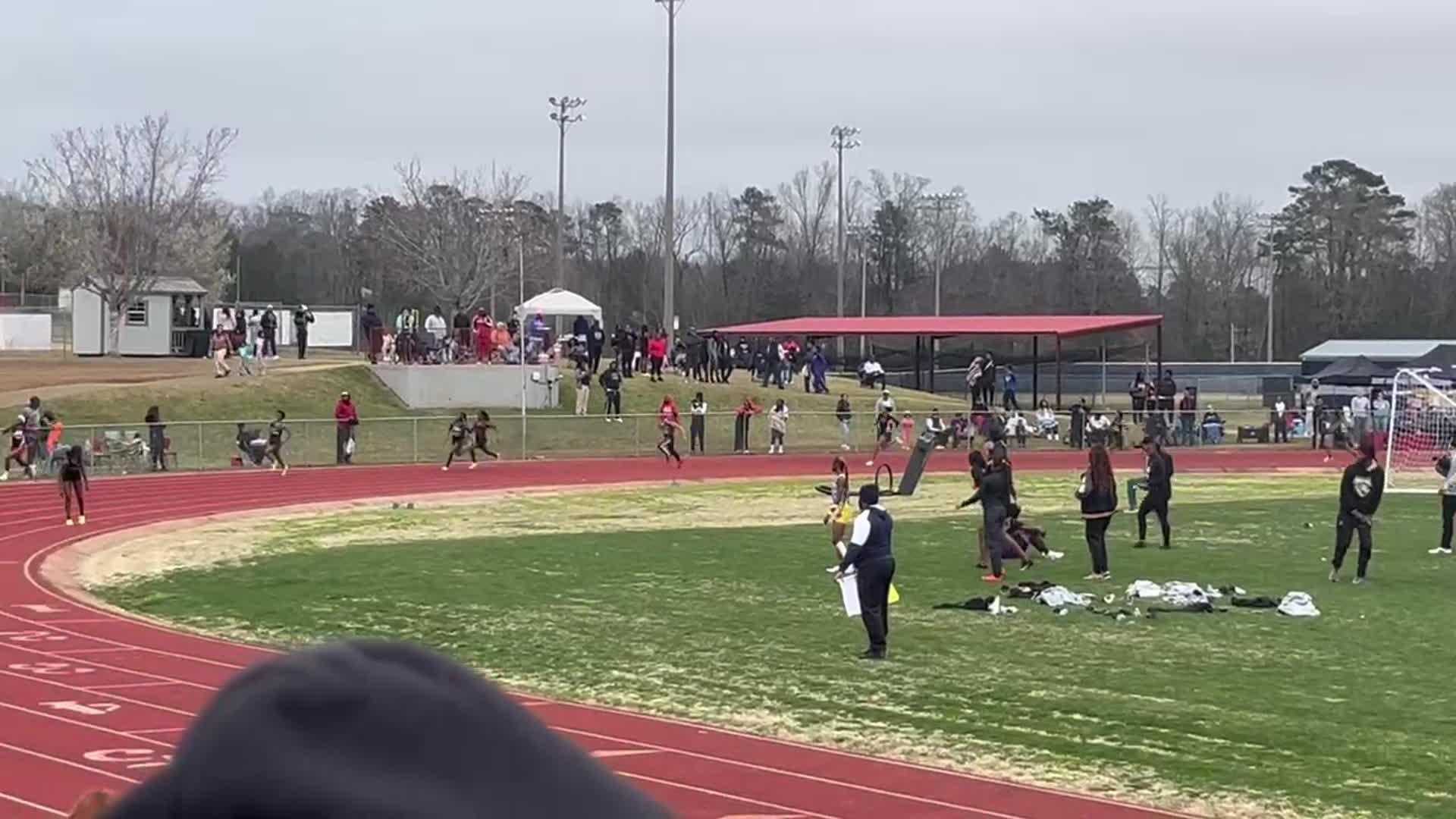 Riverdale 4x1 relay