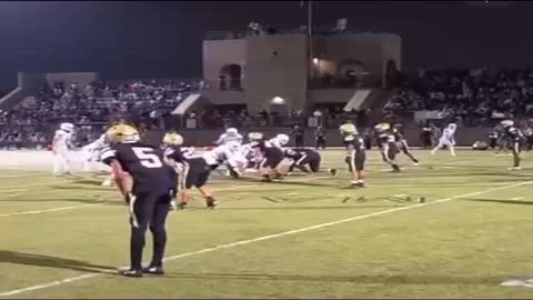 Zone Coverage quick throw and reaction for a tackle for a short gain forcing 3rd and 7