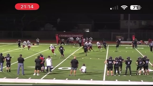 Damon Bennett quietly sneaks deep for the TD!
